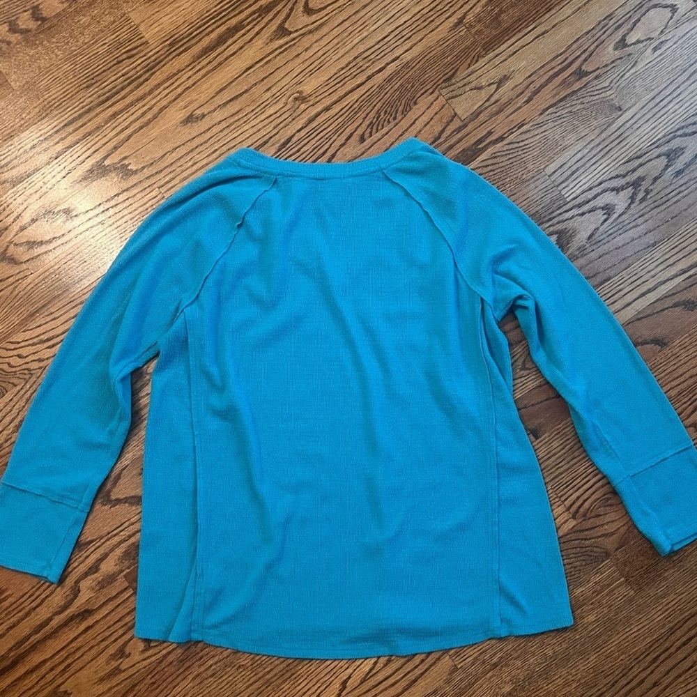Wildfox Women’s Haley Brushed Waffle Top – Teal
Size Medium - Picture 5 of 10